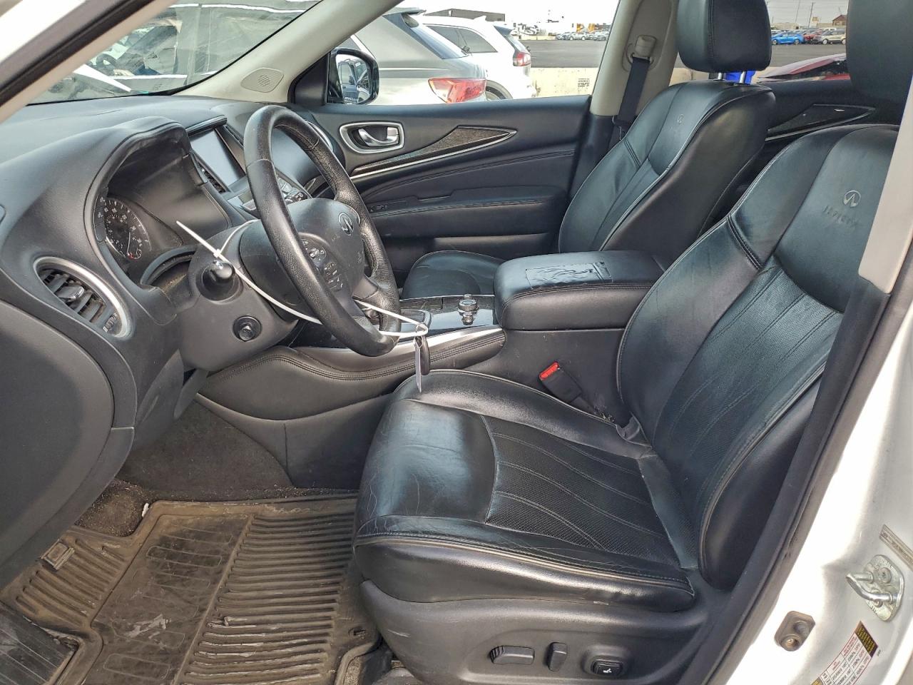 INFINITI JX35 Image 2