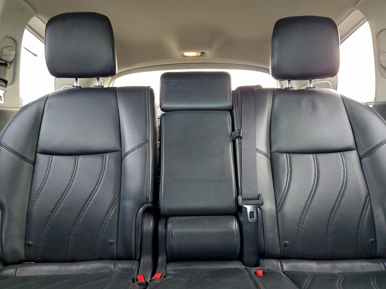 INFINITI JX35 Image 9