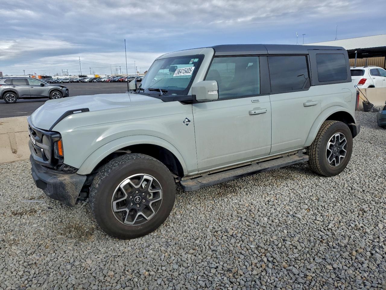 Ford Bronco Base Image 1