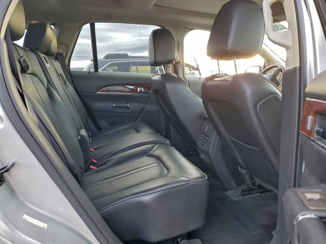 Lincoln MKX Image 10