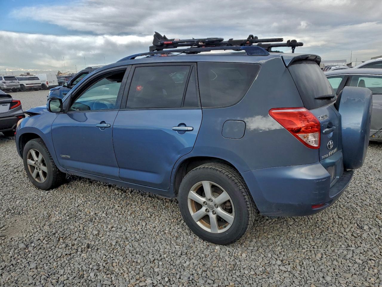 Toyota RAV4 Limited Image 2