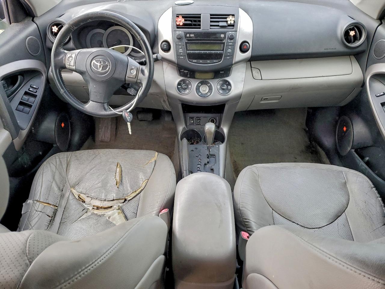 Toyota RAV4 Limited Image 7