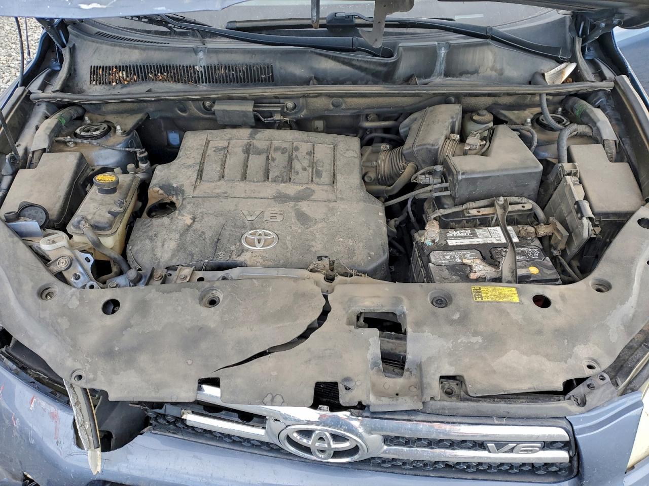 Toyota RAV4 Limited Image 9