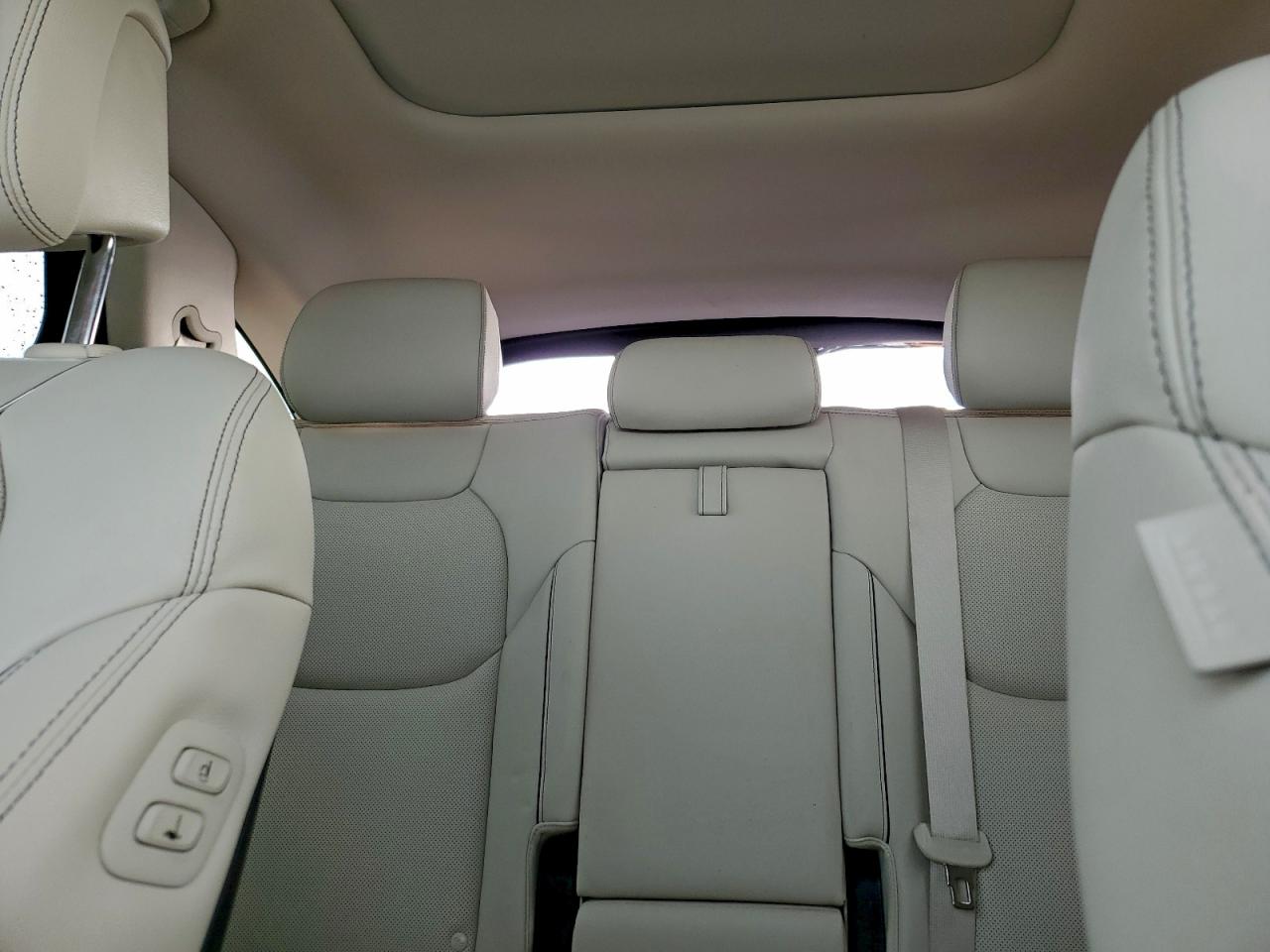 Genesis Gv70 Base Base Image 10