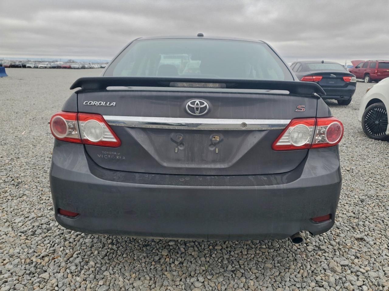 Toyota Corolla Base Image 2