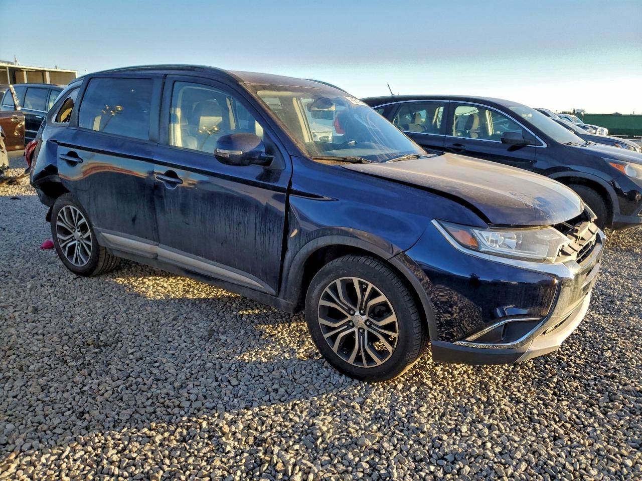 Mitsubishi Outlander Se Image 3