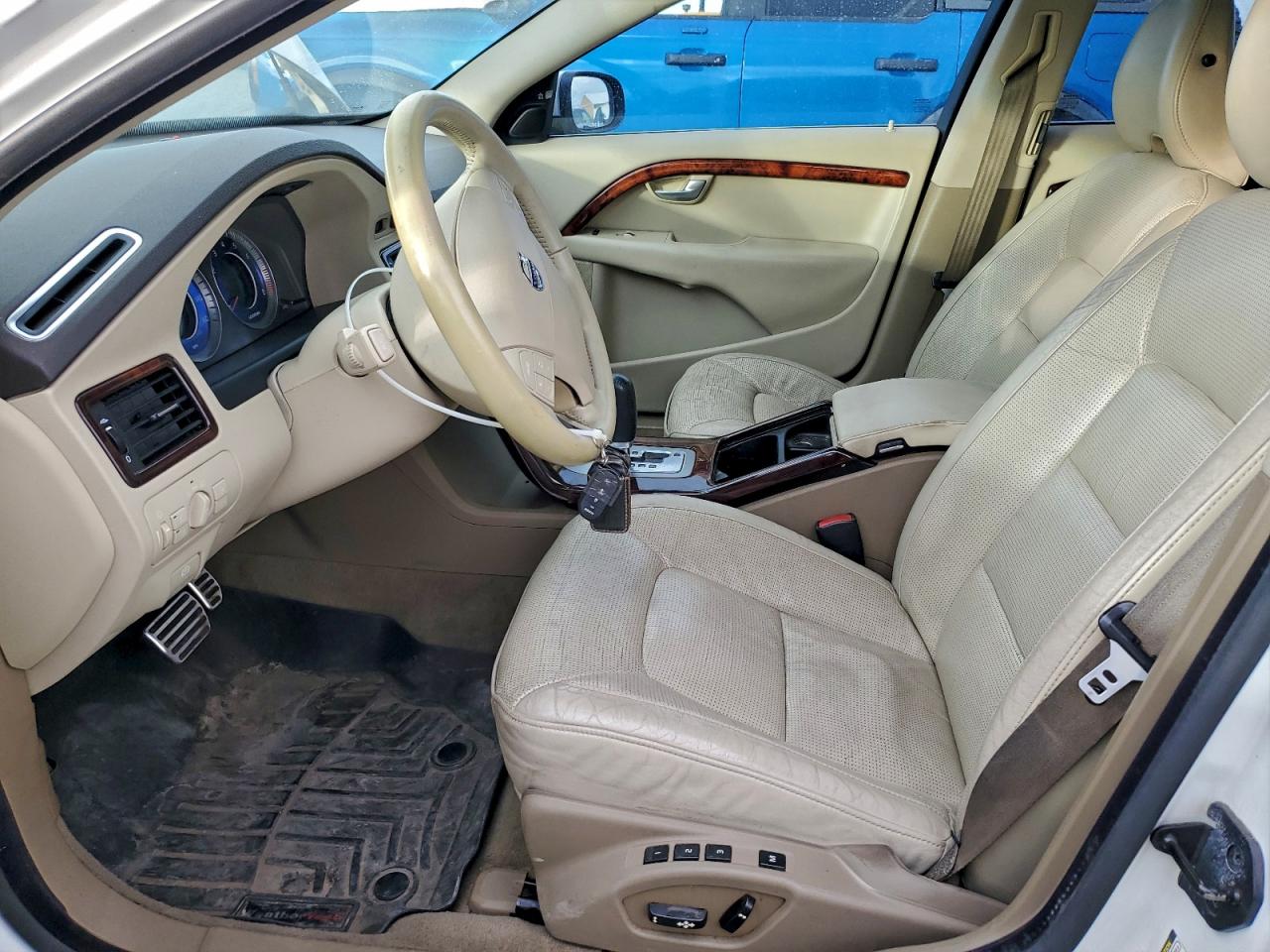 Volvo S80 V8 Image 5