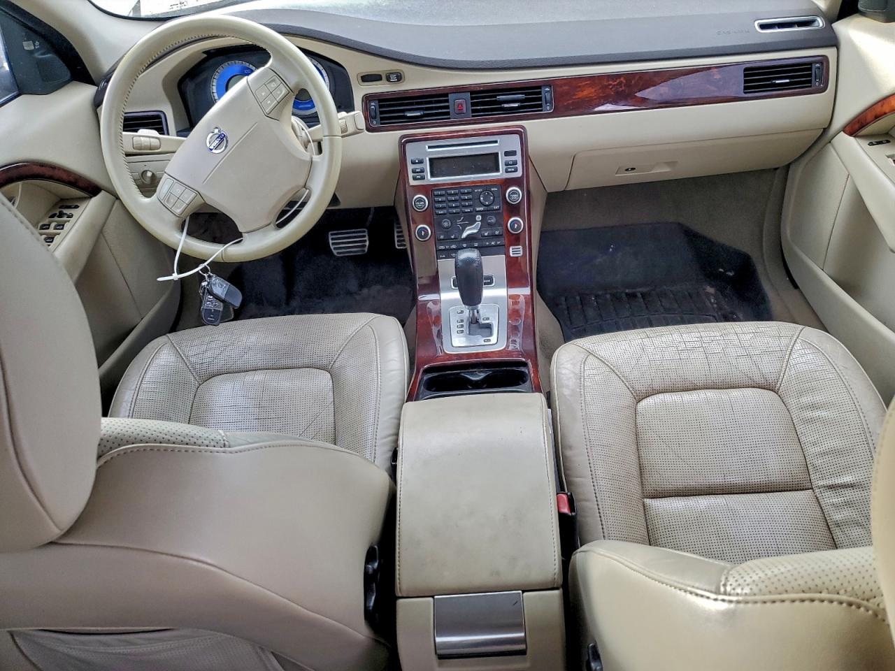 Volvo S80 V8 Image 10