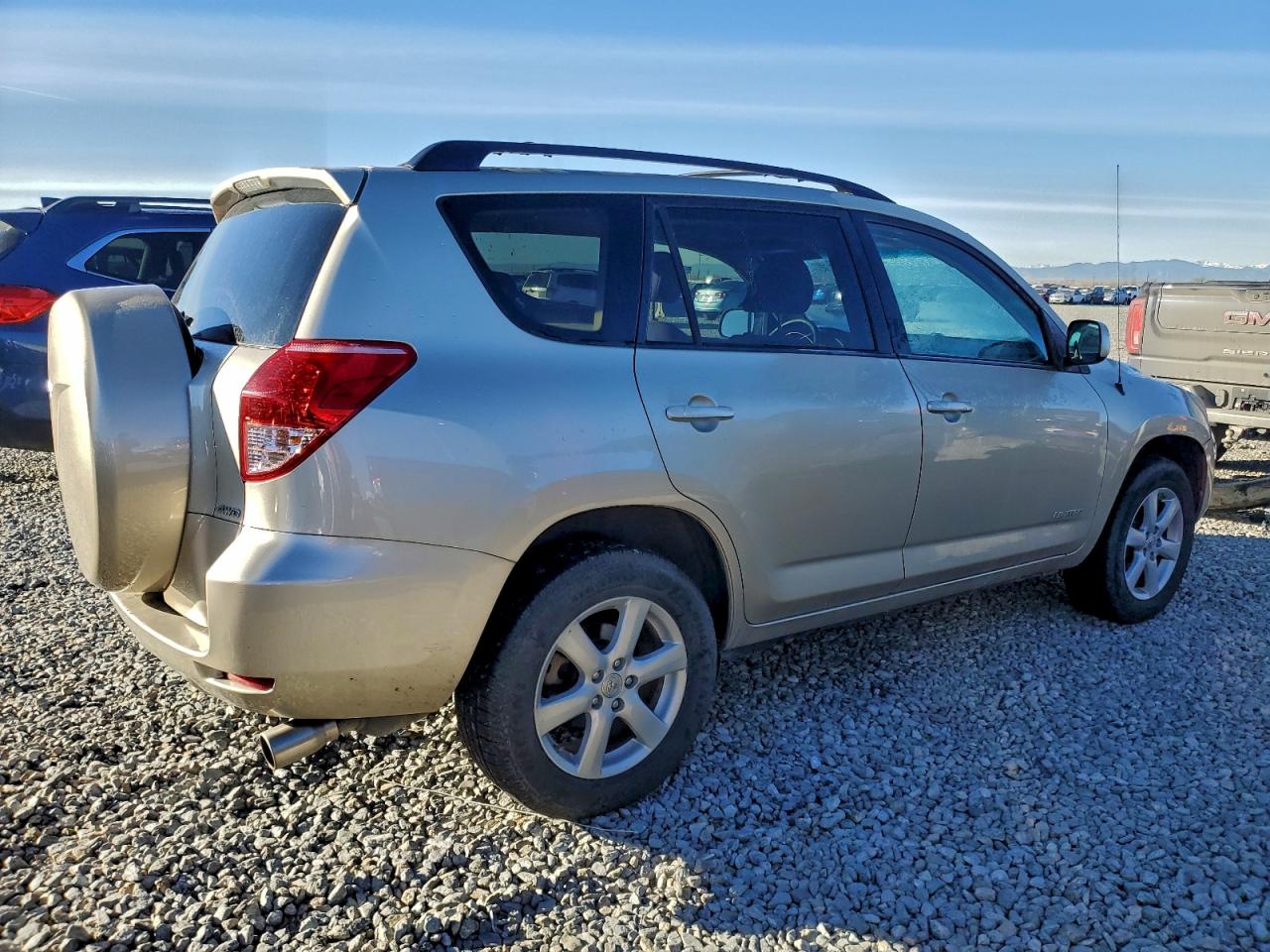 Toyota RAV4 Limited Image 4