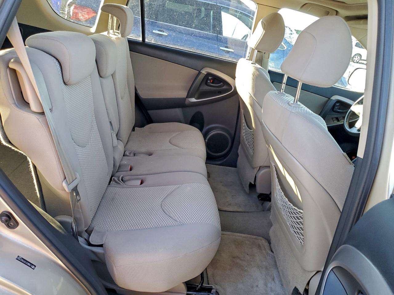 Toyota RAV4 Limited Image 9