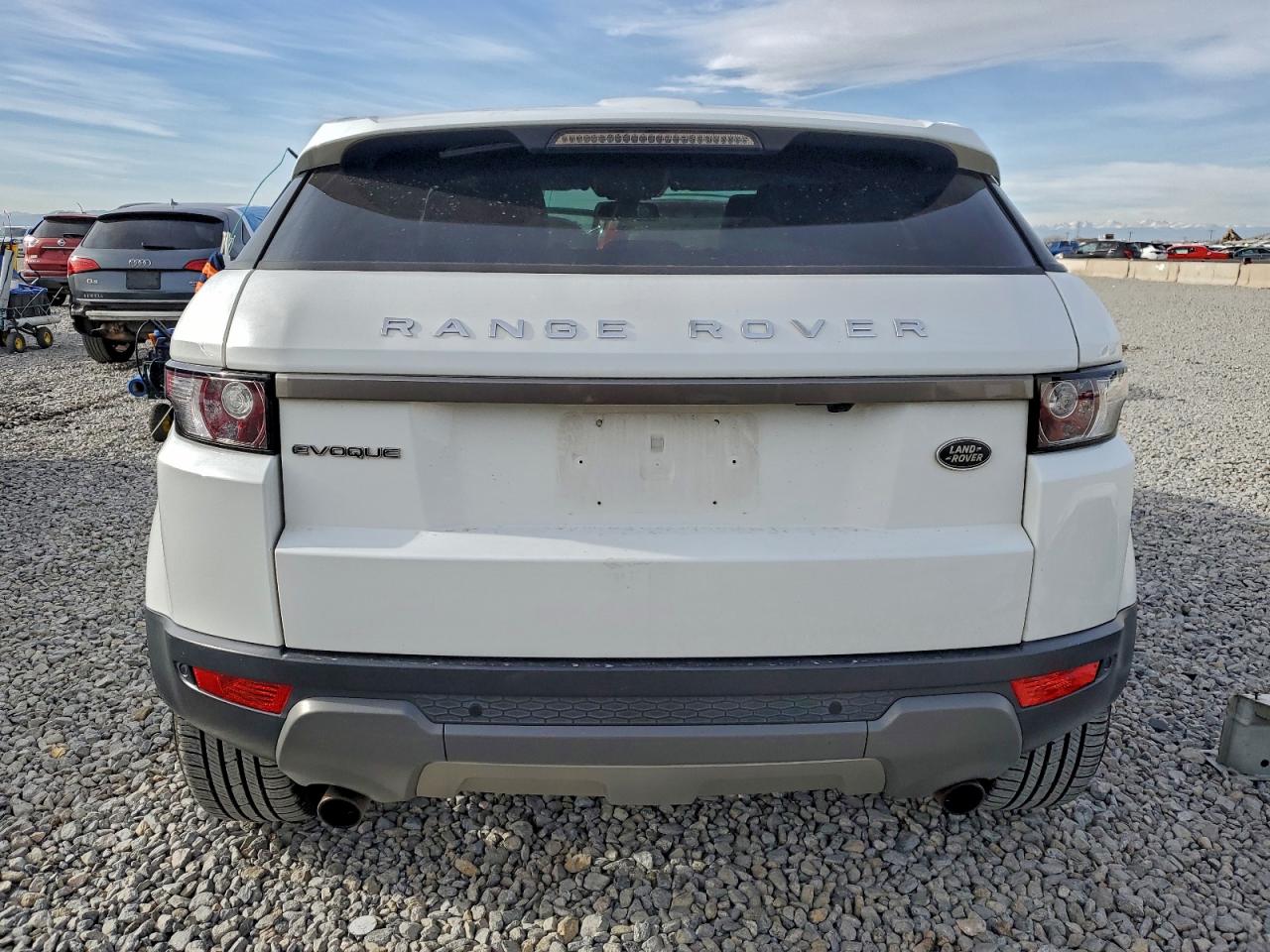 Land Rover Range Rover Pure Plus Image 9