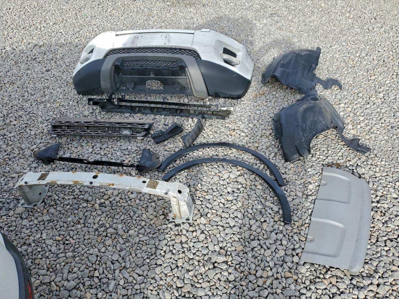 Land Rover Range Rover Pure Plus Image 13