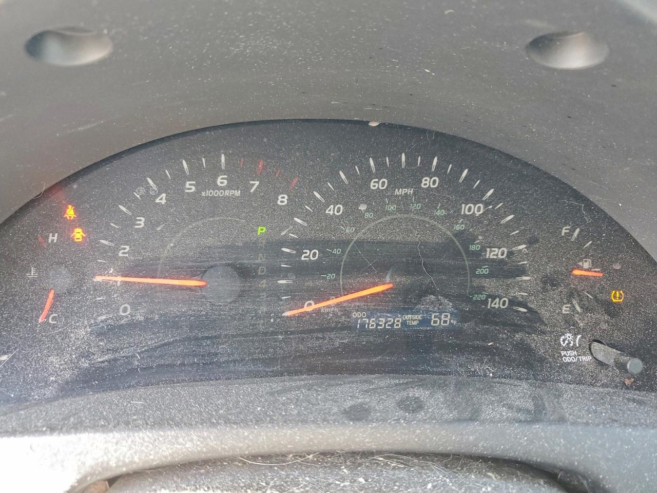 Toyota Camry Ce Image 7