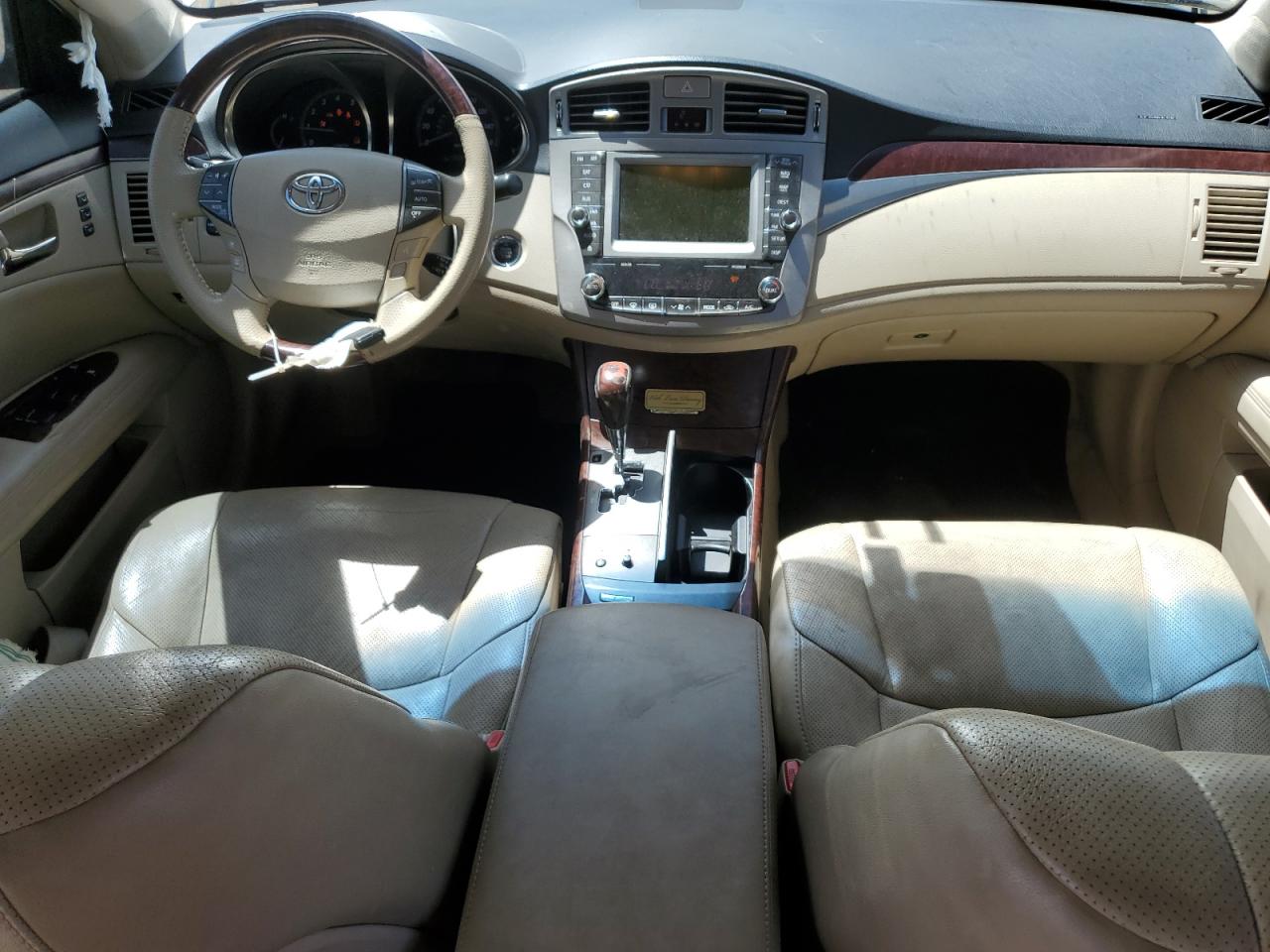 Toyota Avalon Base Image 10