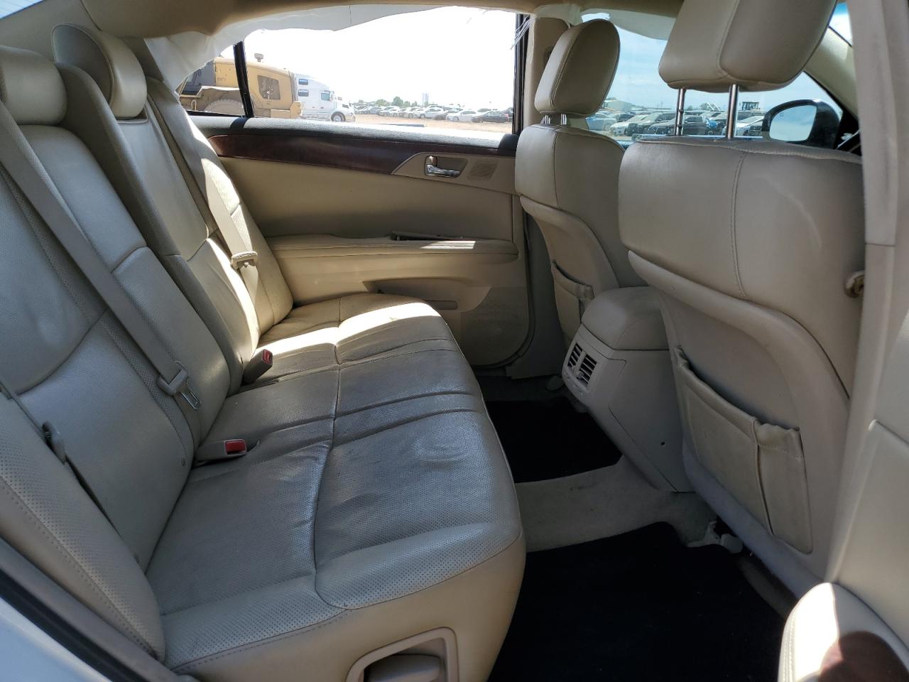 Toyota Avalon Base Image 7