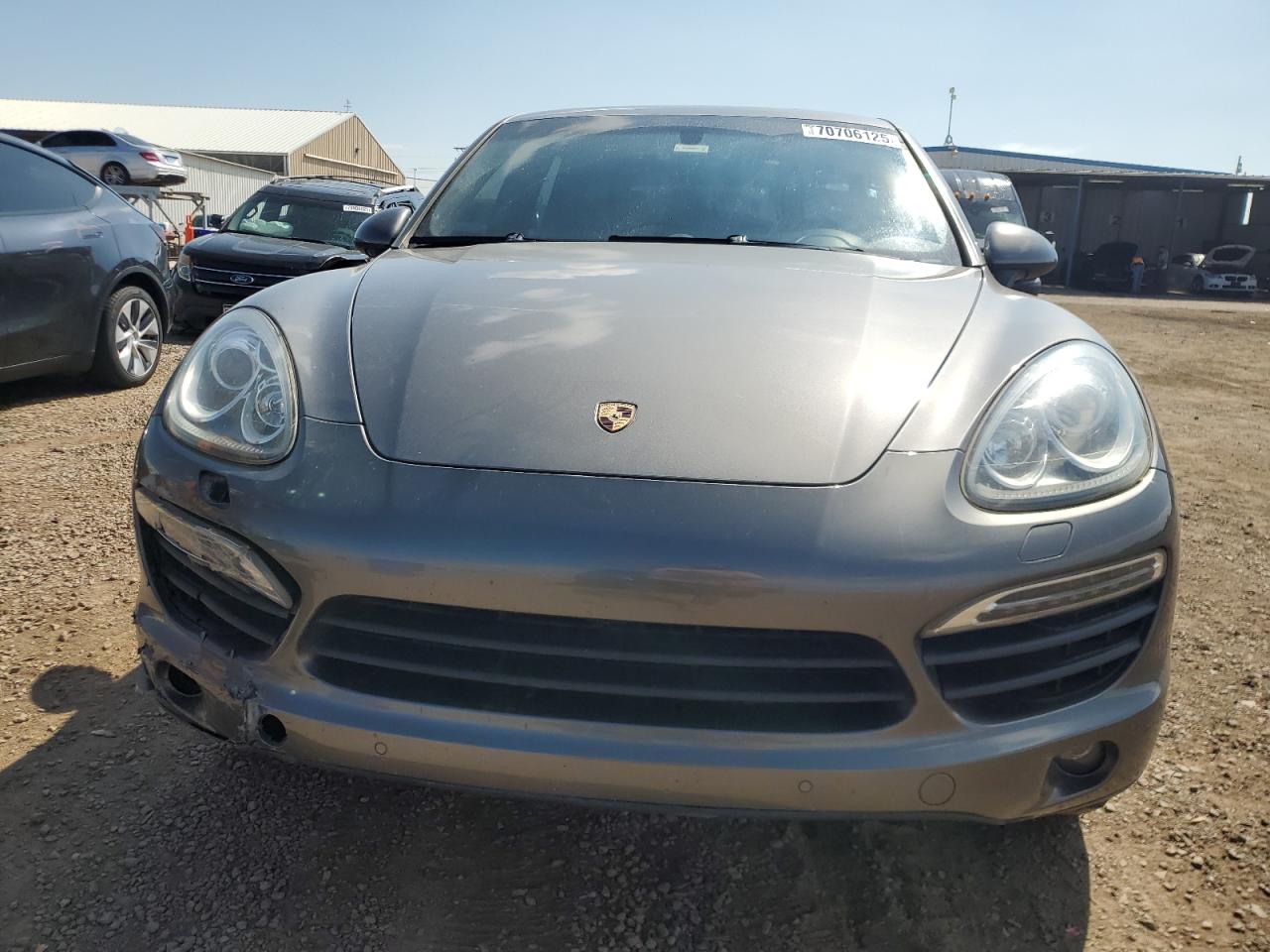 Porsche Cayenne S Hybrid Image 12