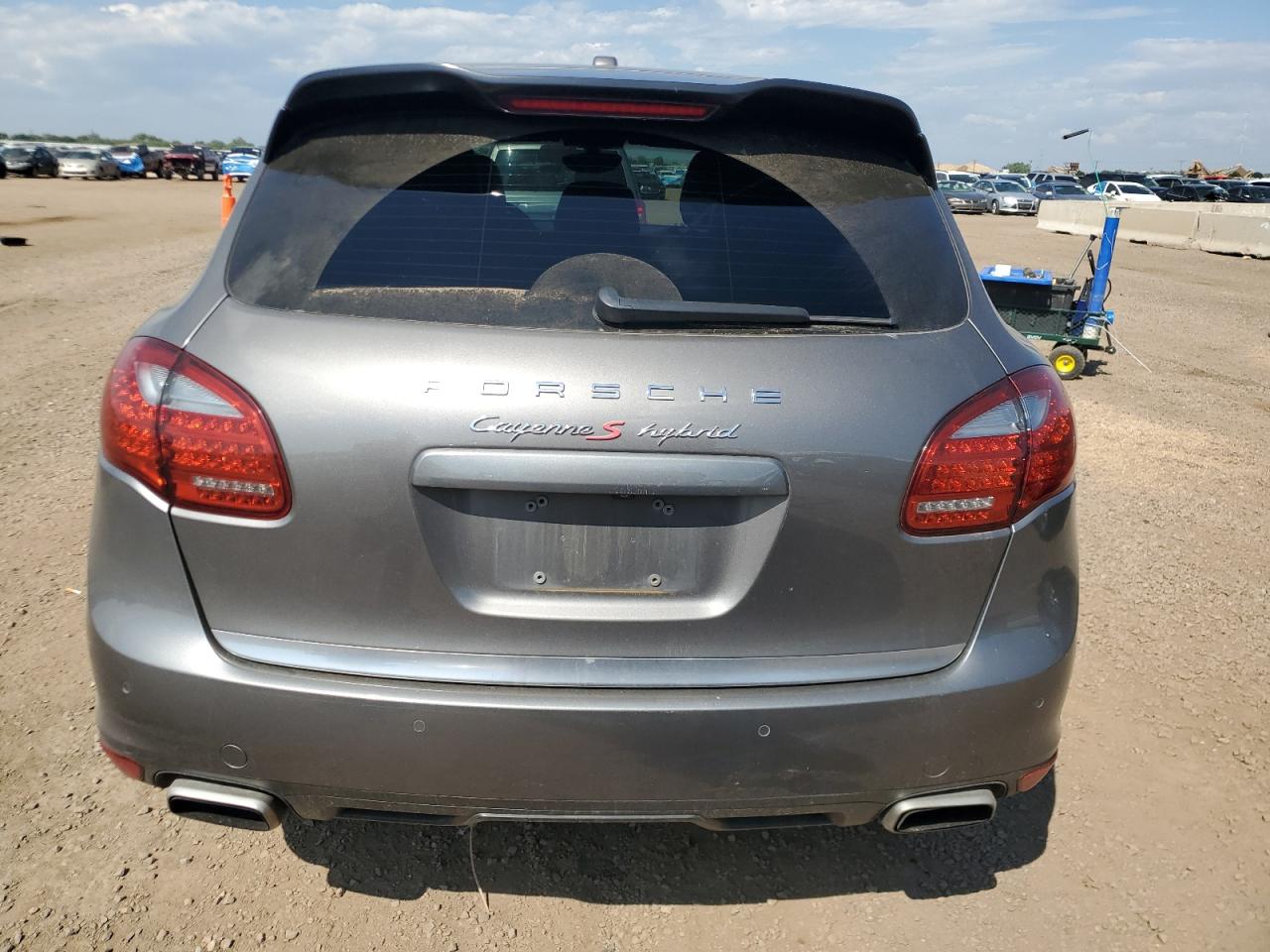 Porsche Cayenne S Hybrid Image 7