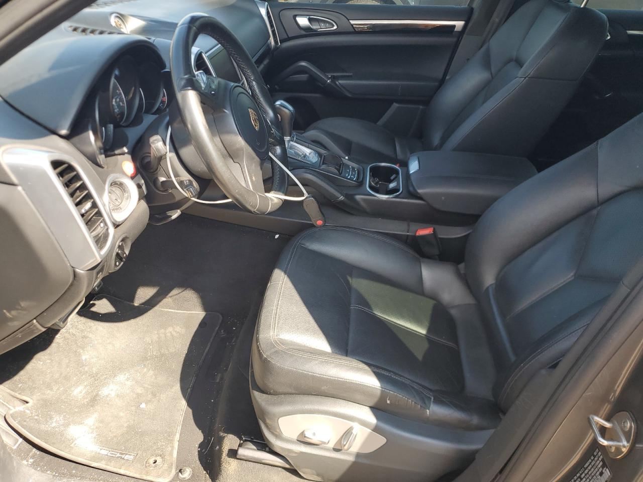 Porsche Cayenne S Hybrid Image 10