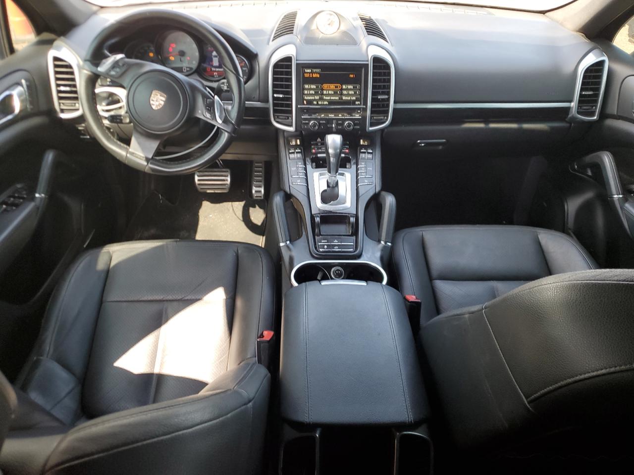 Porsche Cayenne S Hybrid Image 4