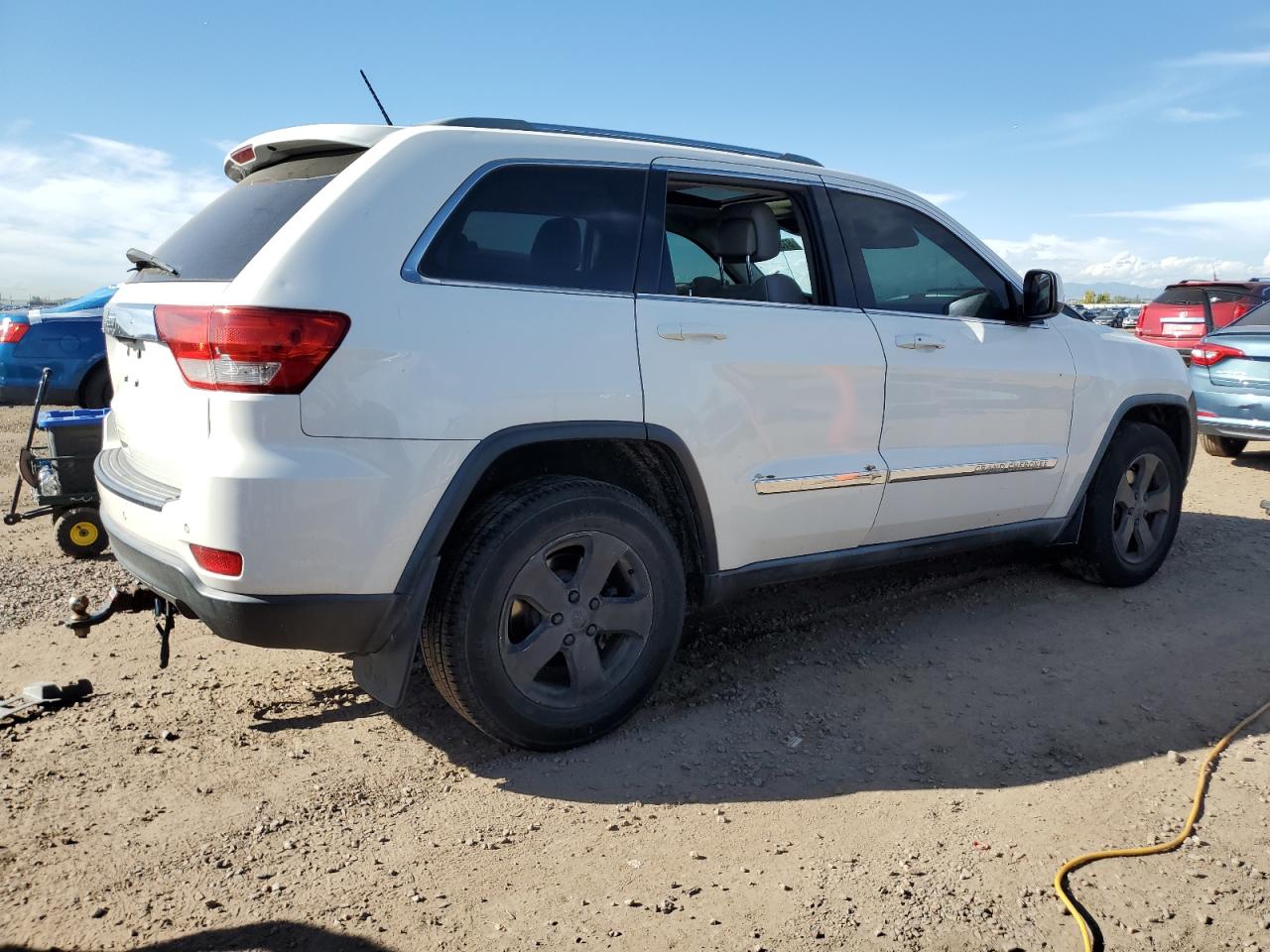 Jeep Grand Cherokee Laredo Image 2