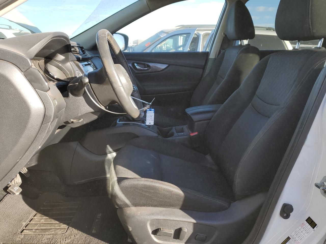 Nissan Rogue S Image 4