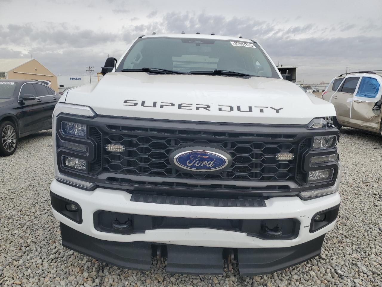 Ford F-350 Super Duty Image 12