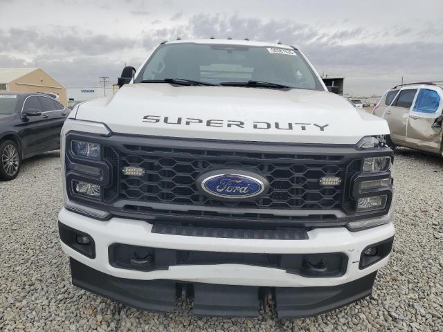 Ford F-350 Super Duty Image 12