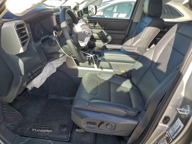 Toyota Tundra Crewmax Sr Image 3