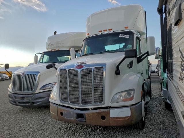 Peterbilt 579 Image 3