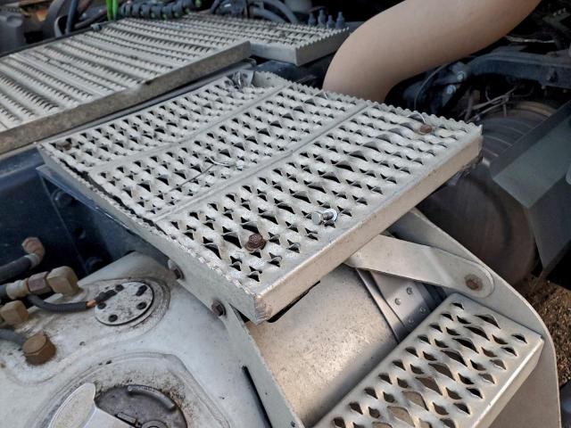 Peterbilt 579 Image 7