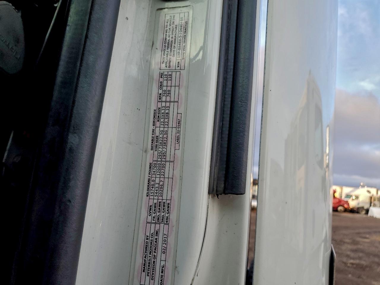 Peterbilt 579 Image 10