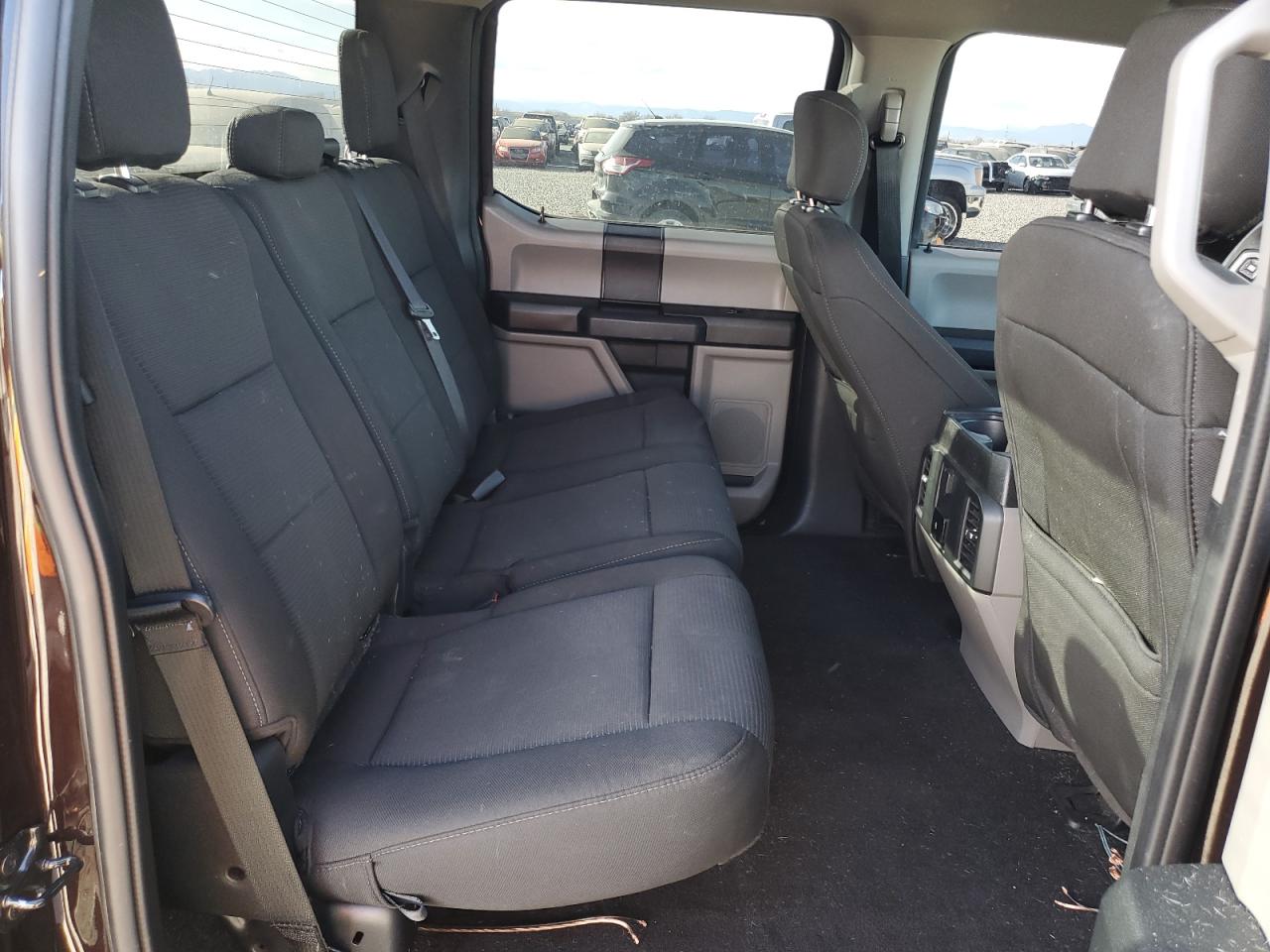 Ford F-150 Supercrew Image 12