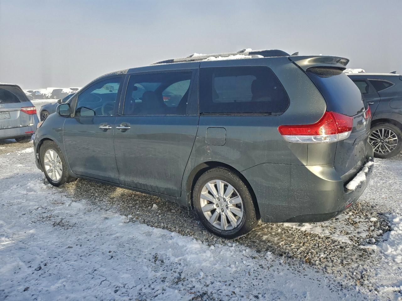 Toyota Sienna Xle Image 9