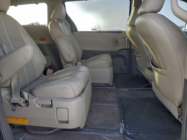 Toyota Sienna Xle Image 6