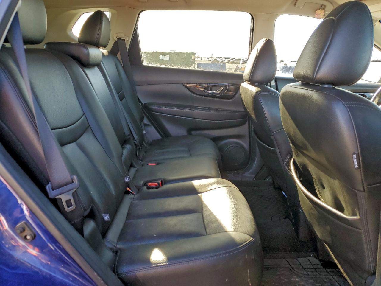 Nissan Rogue S Image 2