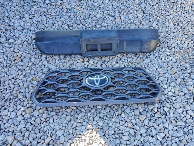 Toyota Tacoma Double Cab Image 9