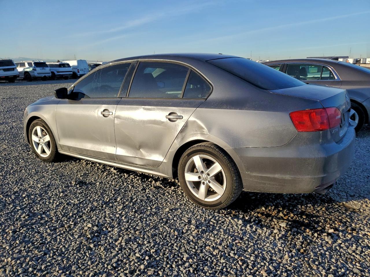 Volkswagen Jetta Base Image 3