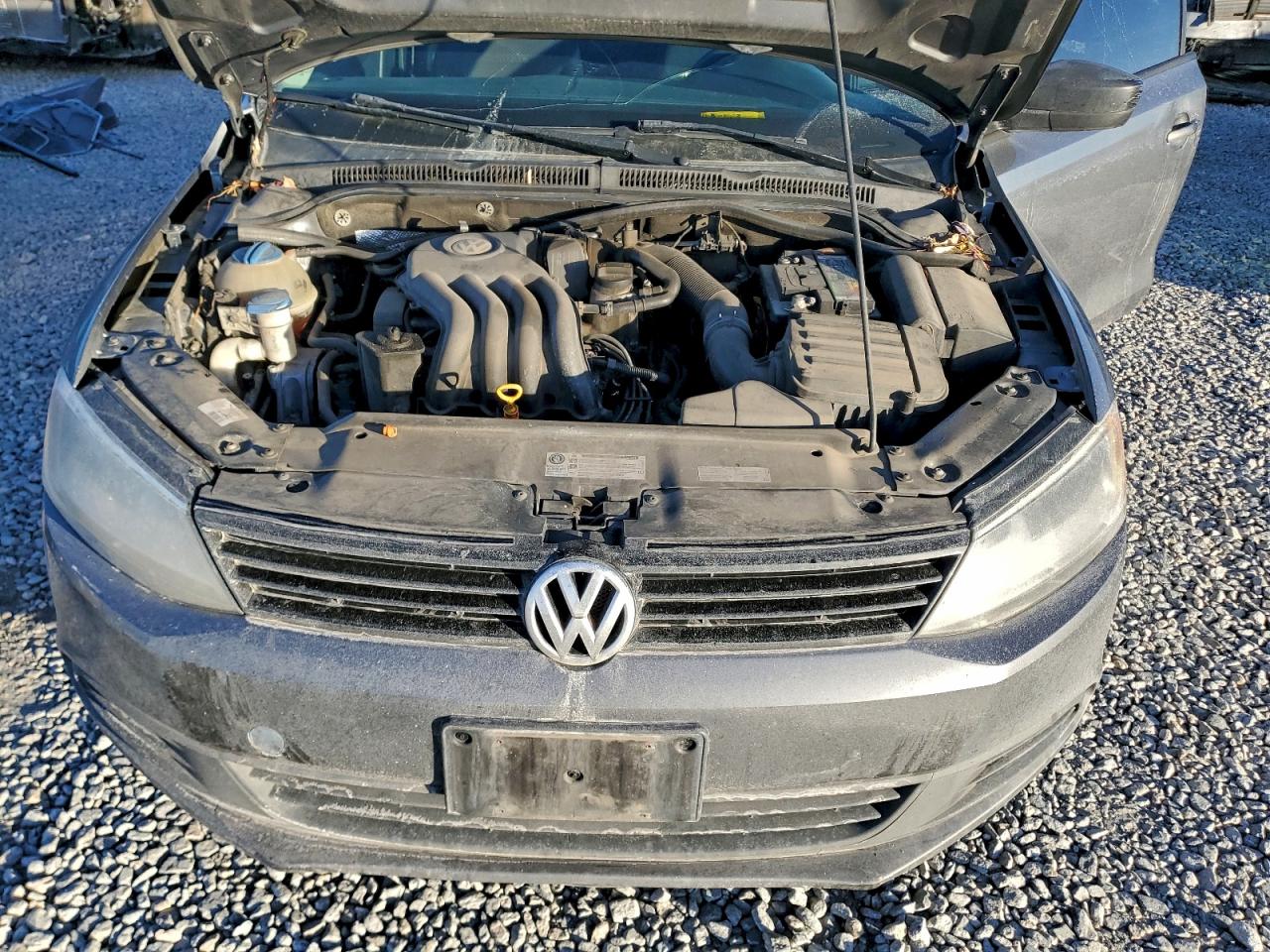Volkswagen Jetta Base Image 2
