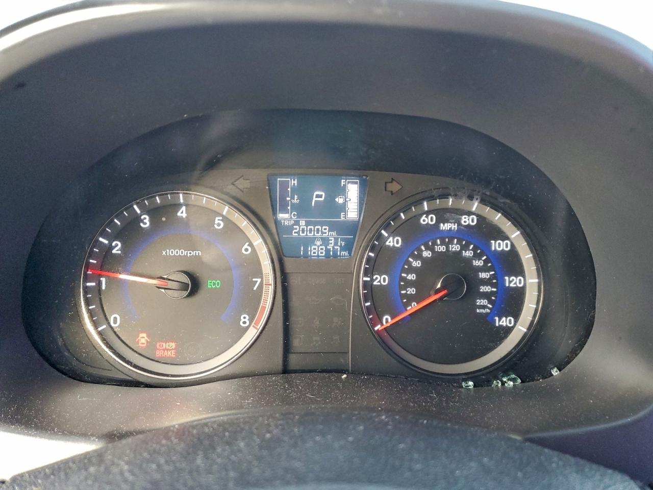 Hyundai ACCENT Se Image 8