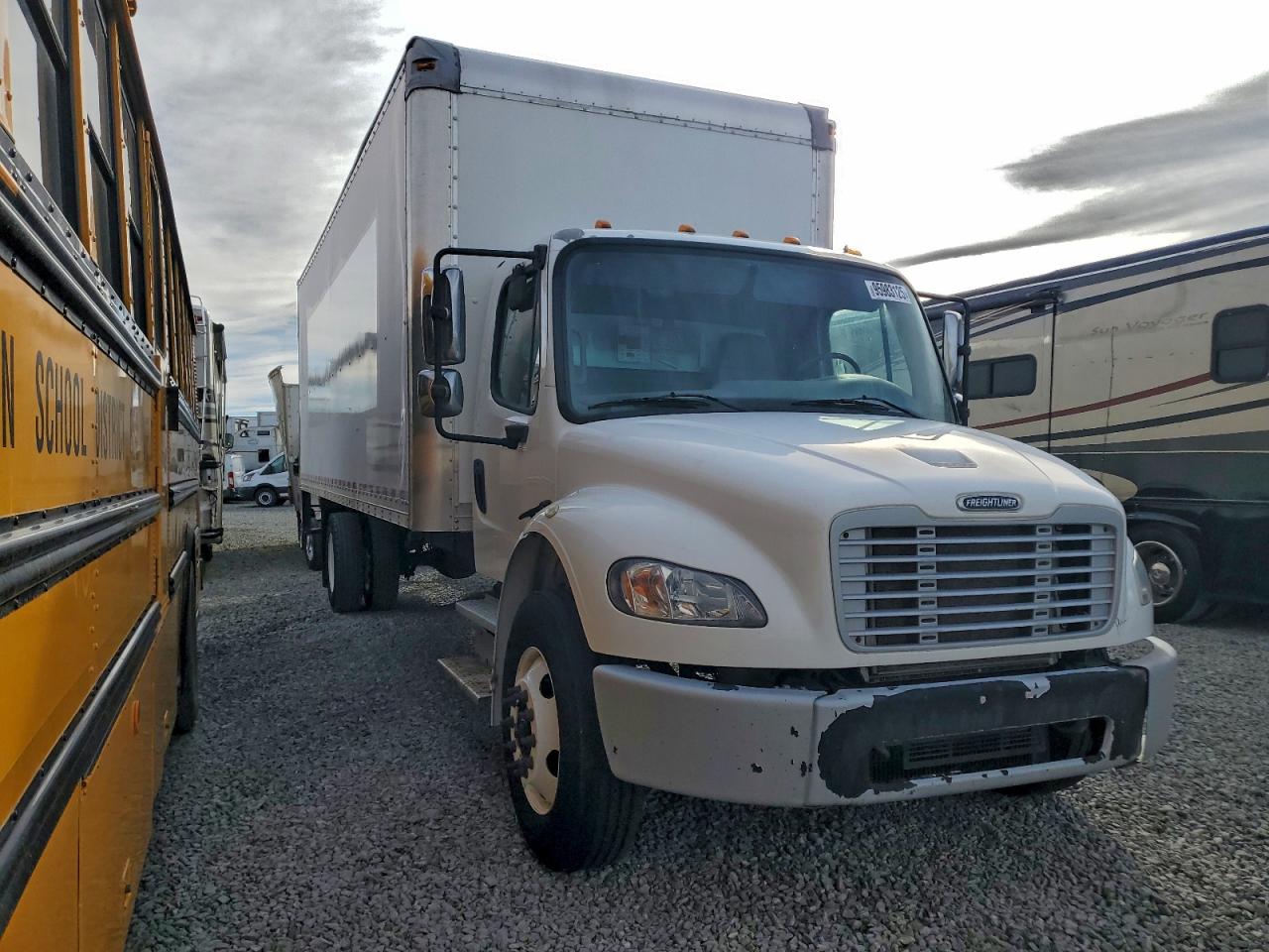 Freightliner M2 106 Medium Duty Image 4