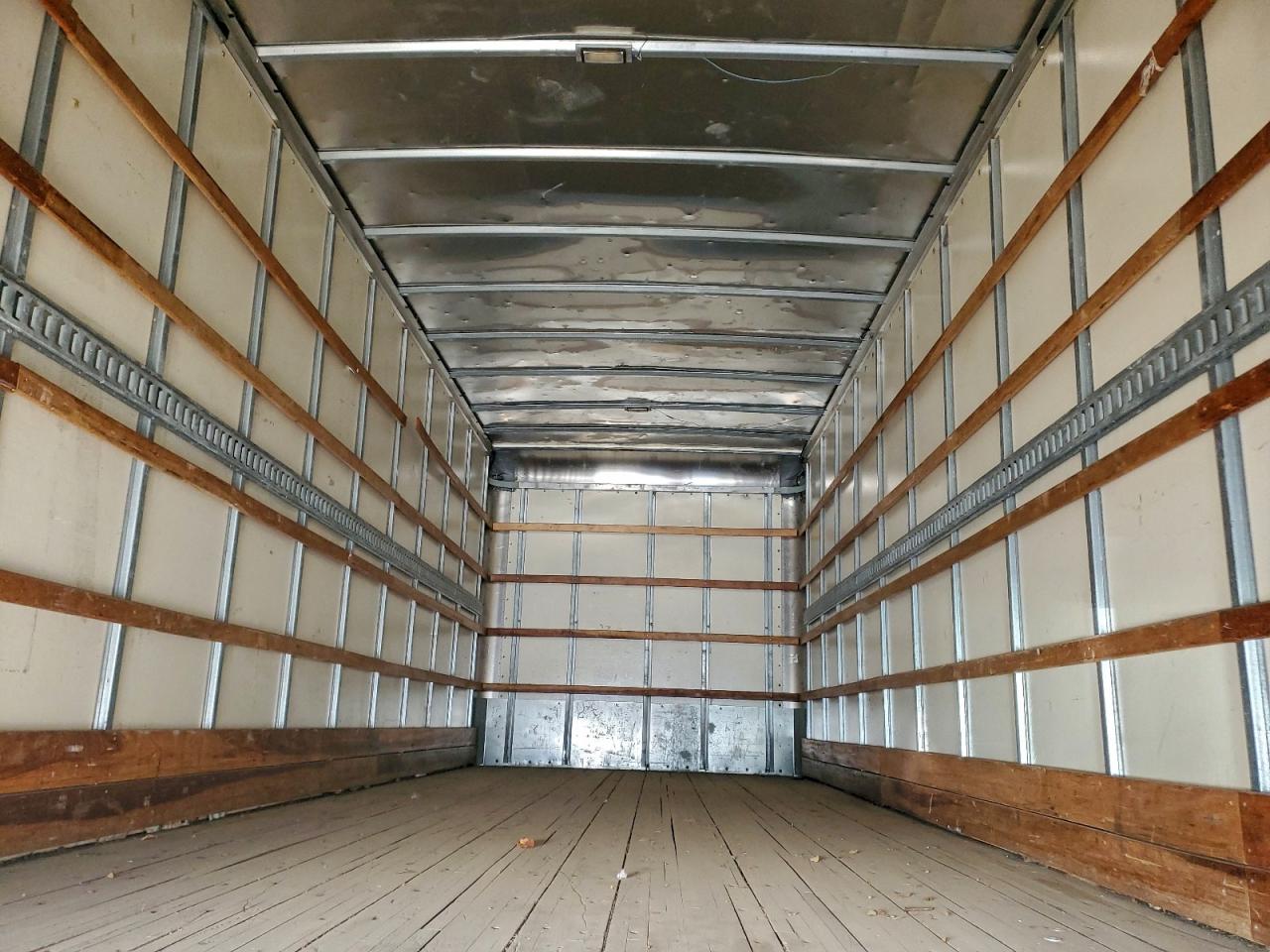 Freightliner M2 106 Medium Duty Image 2