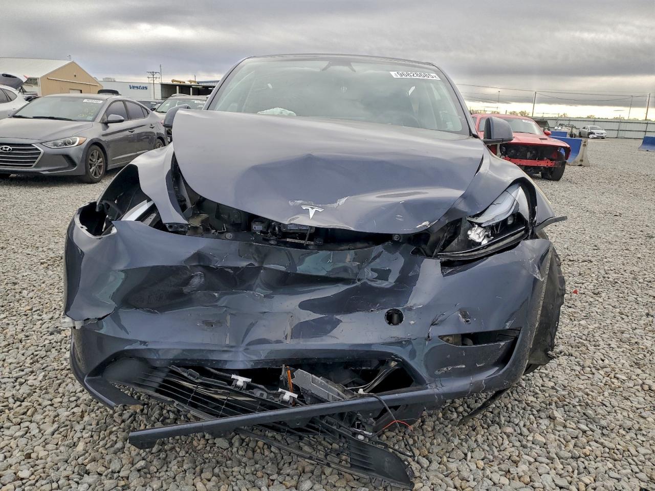 Tesla Model Y Image 4