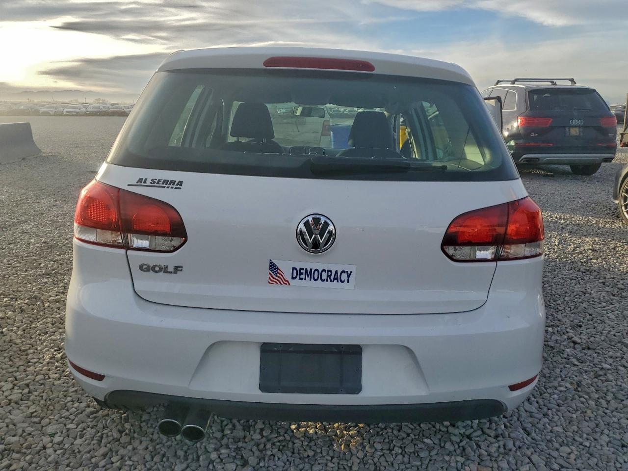 Volkswagen Golf Image 9