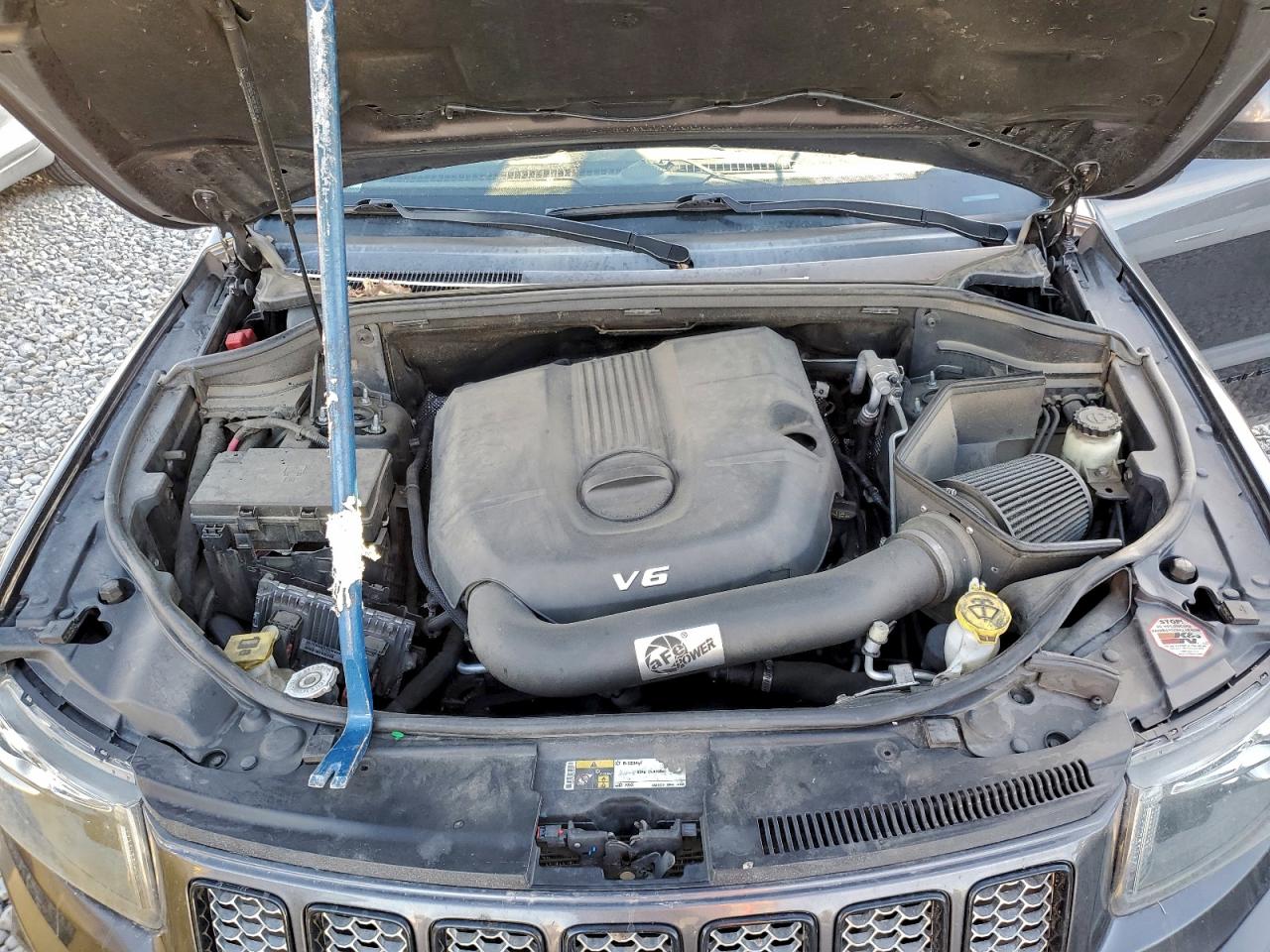 Jeep Grand Cherokee Laredo Image 11