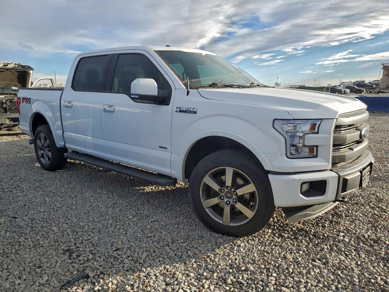 Ford F-150 Supercrew Image 4