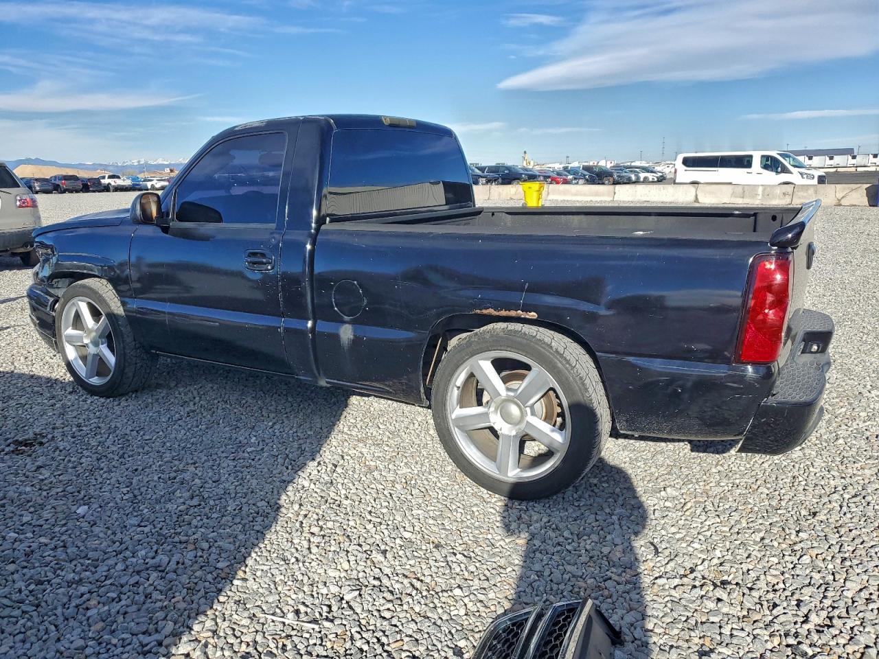 Chevrolet Silverado C1500 Image 12