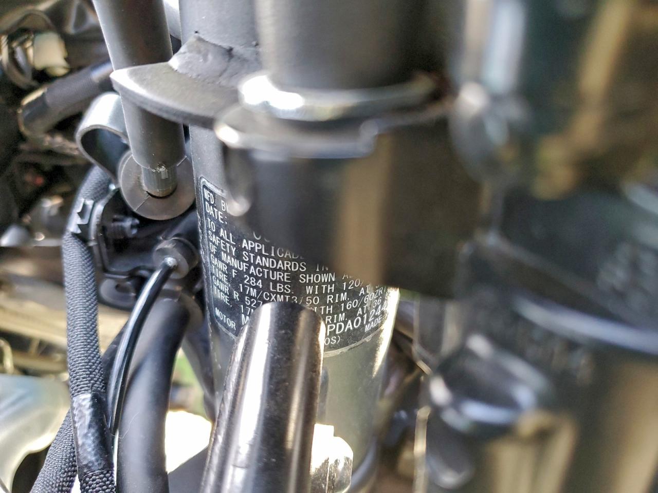 Kawasaki Zx400 S S Image 2