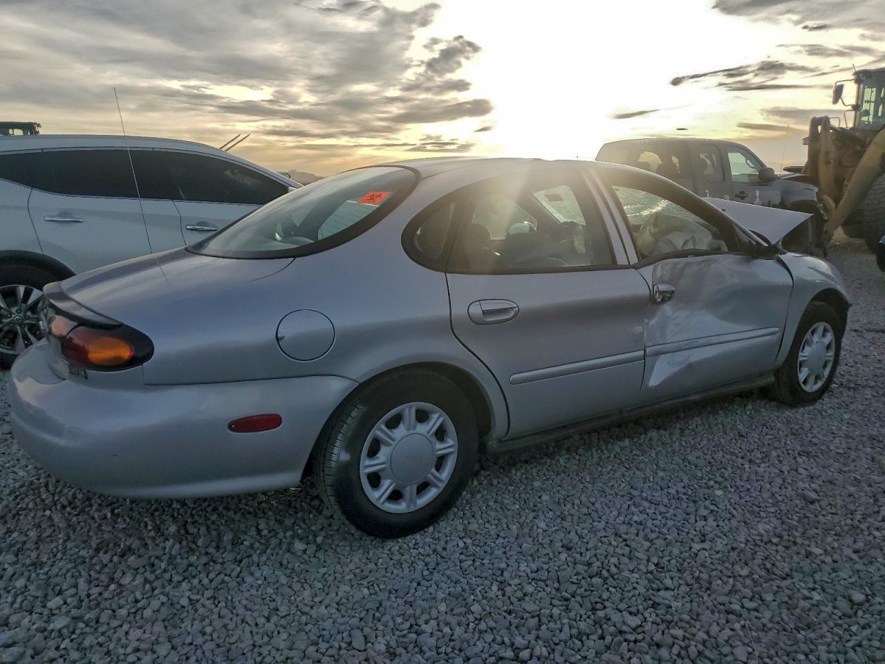 Ford Taurus G Image 11