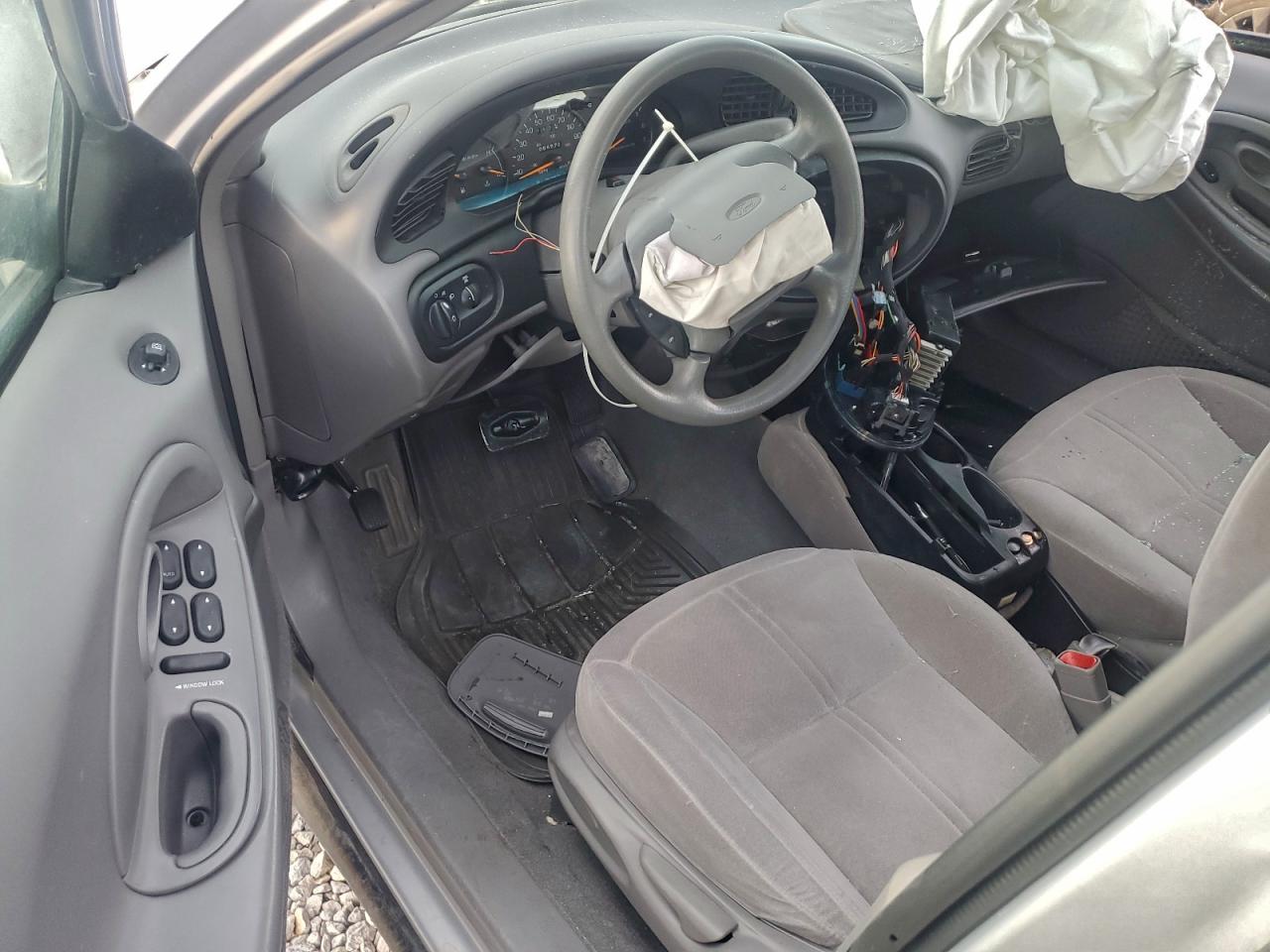 Ford Taurus G Image 3