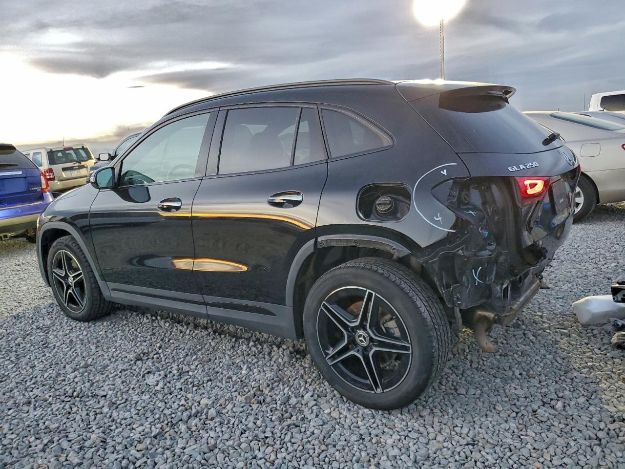Mercedes-Benz GLA 250 4matic Image 5
